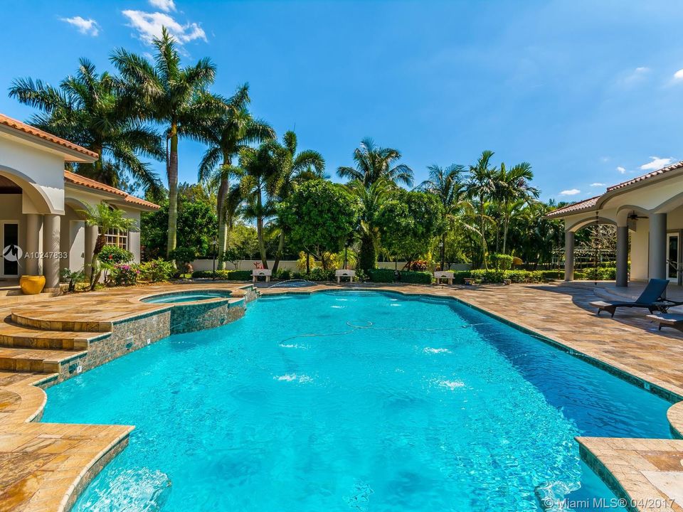 最近售出: $1,950,000 (6 贝兹, 6 浴室, 10486 平方英尺)