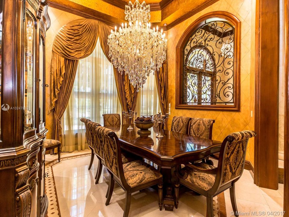 最近售出: $1,950,000 (6 贝兹, 6 浴室, 10486 平方英尺)