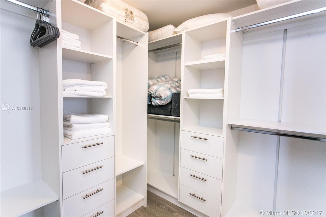 В аренду: $7,500 (3 спален, 3 ванн, 1737 Квадратных фут)