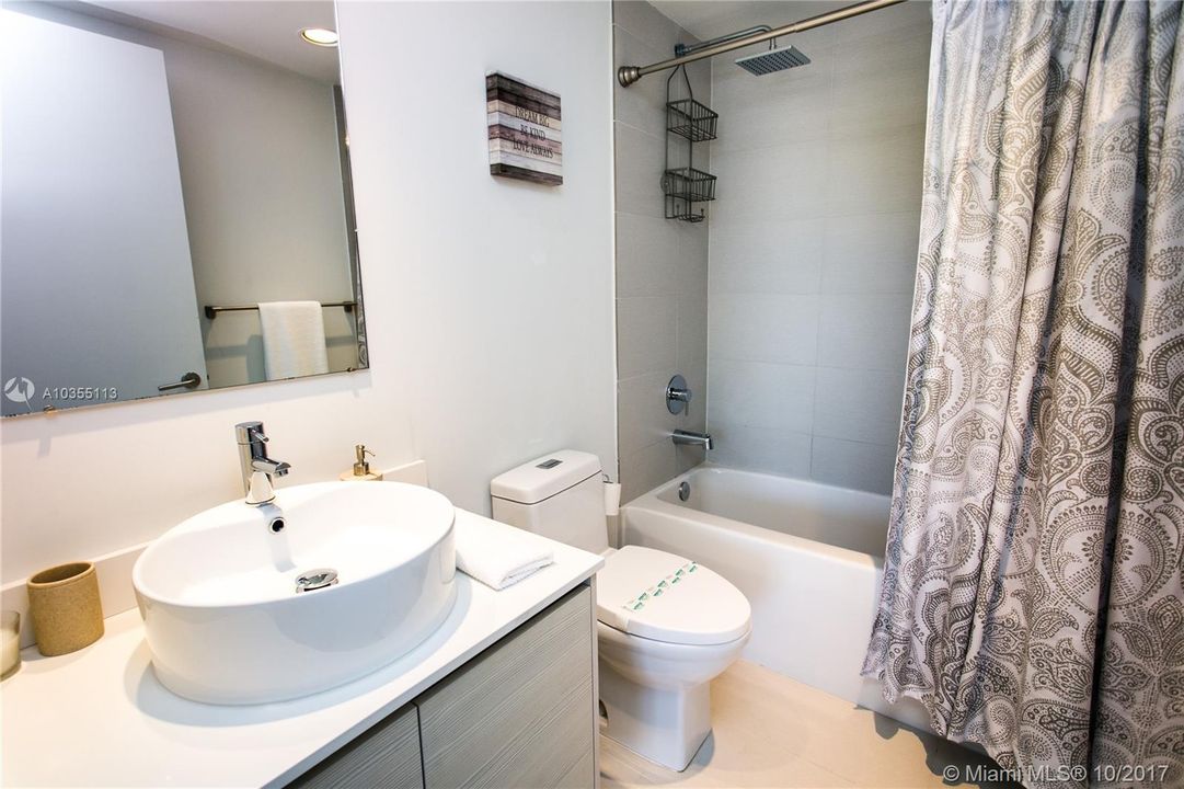 В аренду: $7,500 (3 спален, 3 ванн, 1737 Квадратных фут)