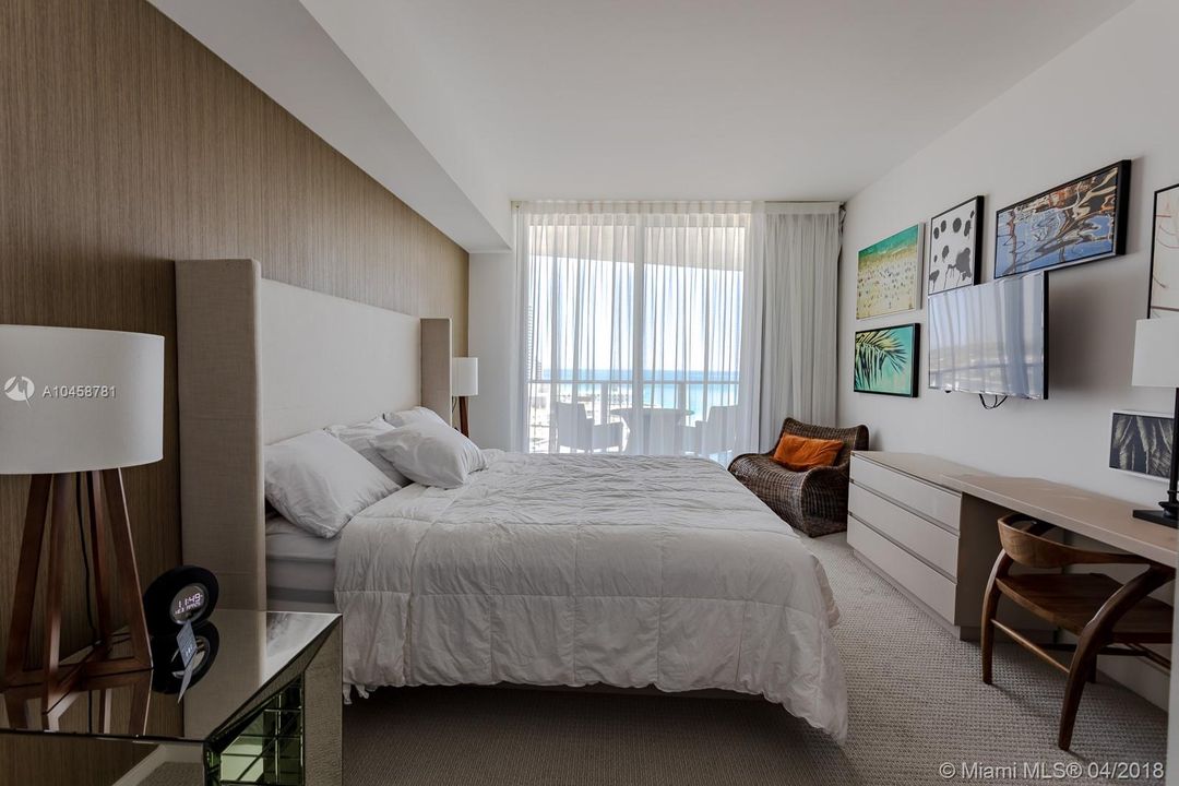 For Rent: $5,500 (1 beds, 1 baths, 1000 Square Feet)