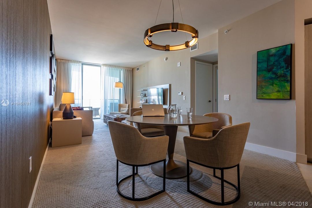For Rent: $5,500 (1 beds, 1 baths, 1000 Square Feet)