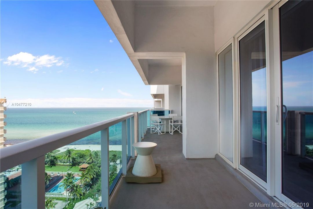 Recently Sold: $4,999,900 (3 beds, 3 baths, 2200 Square Feet)