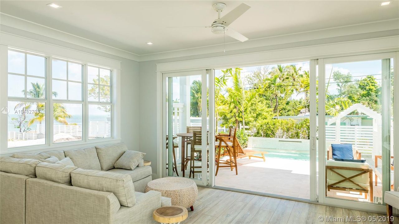 Recently Sold: $1,150,000 (3 beds, 3 baths, 1852 Square Feet)