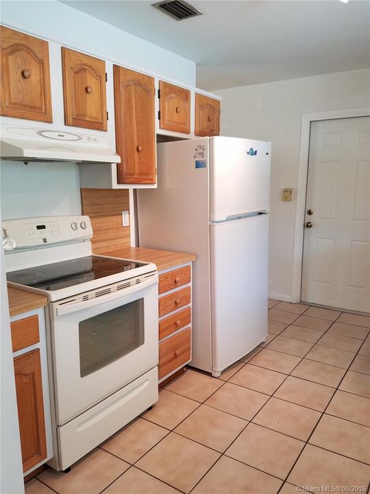 Недавно продано: $809,000 (4 спален, 3 ванн, 1748 Квадратных фут)