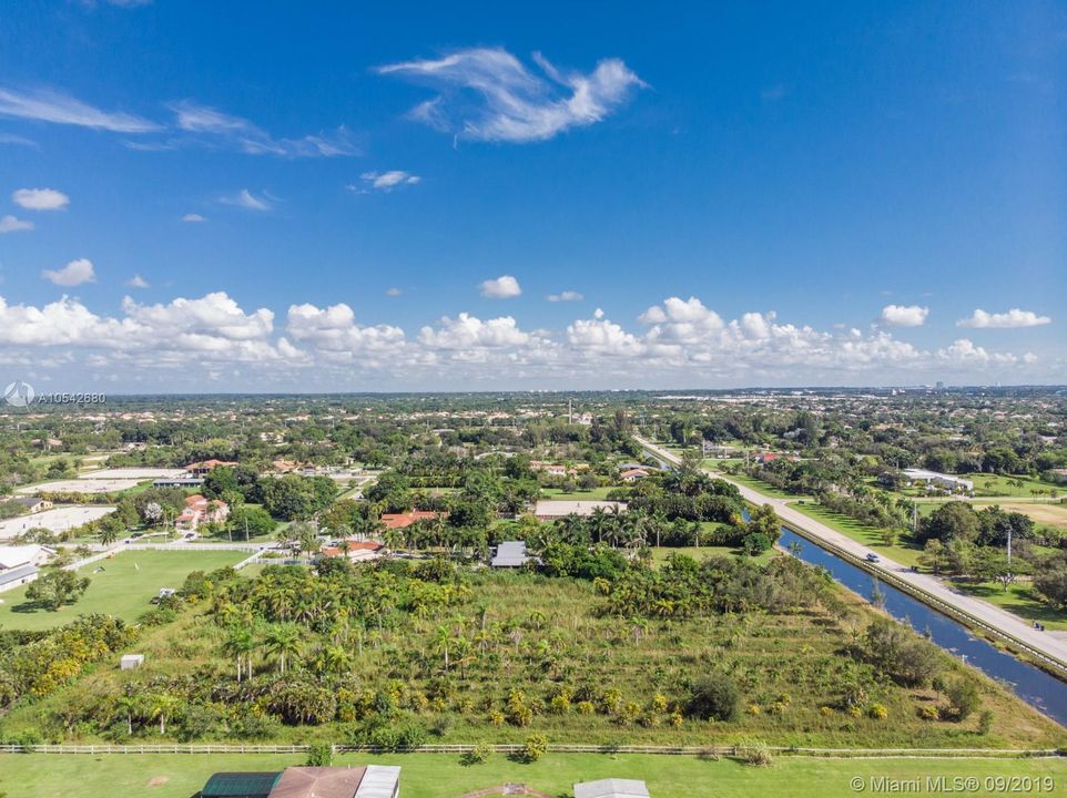 Vendido Recientemente: $769,000 (4.12 acres)