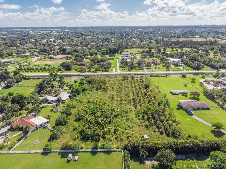Vendido Recientemente: $769,000 (4.12 acres)