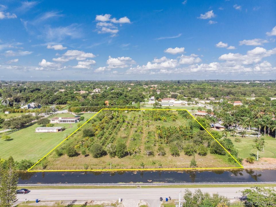 Vendido Recientemente: $769,000 (4.12 acres)