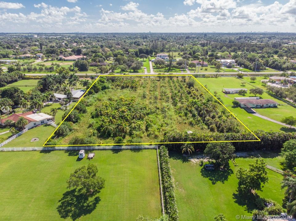Vendido Recientemente: $769,000 (4.12 acres)