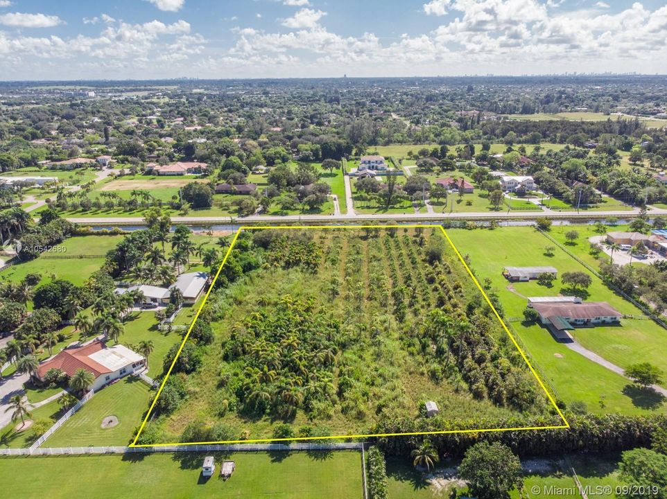 Vendido Recientemente: $769,000 (4.12 acres)