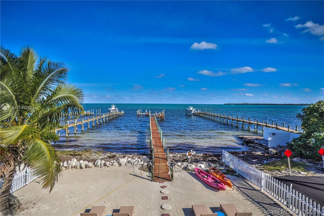 Recently Sold: $1,799,000 (4 beds, 5 baths, 3052 Square Feet)