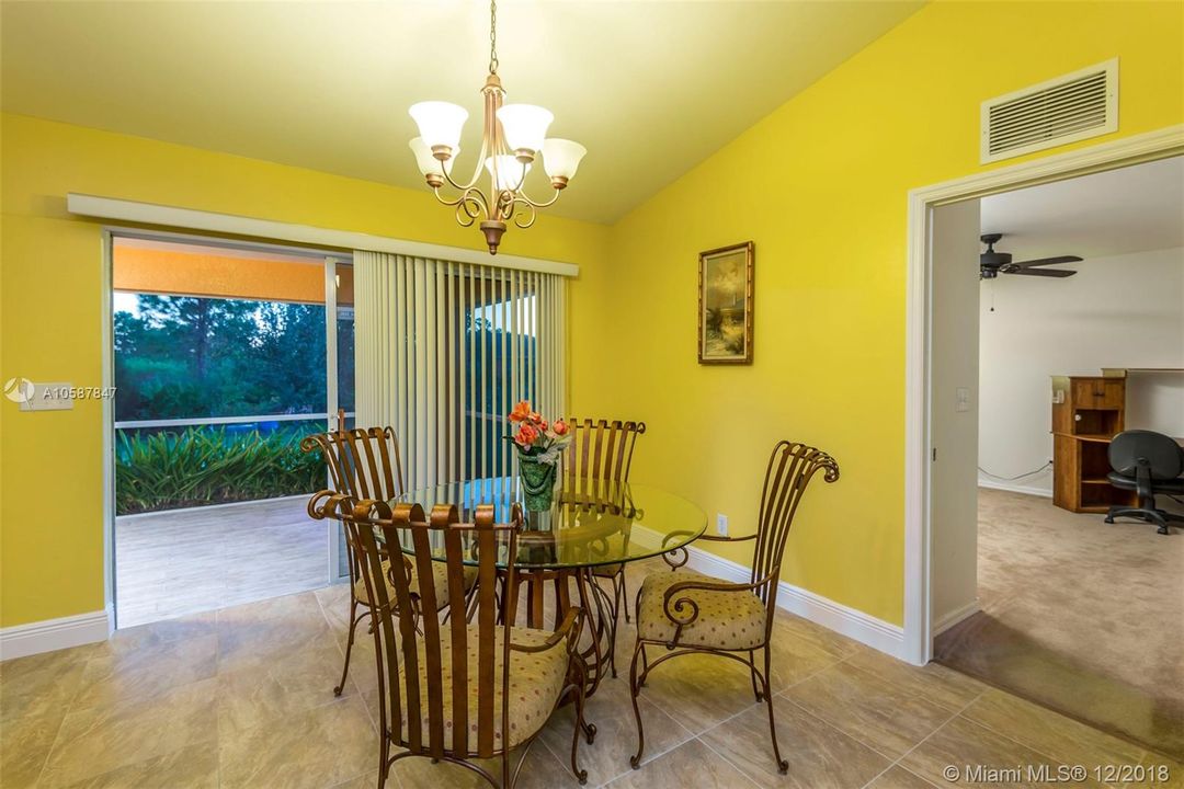 Vendido Recientemente: $219,900 (3 camas, 2 baños, 1790 Pies cuadrados)