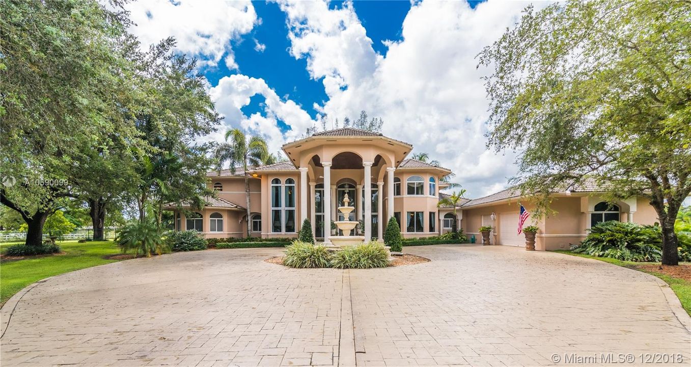 Vendido Recientemente: $2,499,999 (7 camas, 5 baños, 10675 Pies cuadrados)