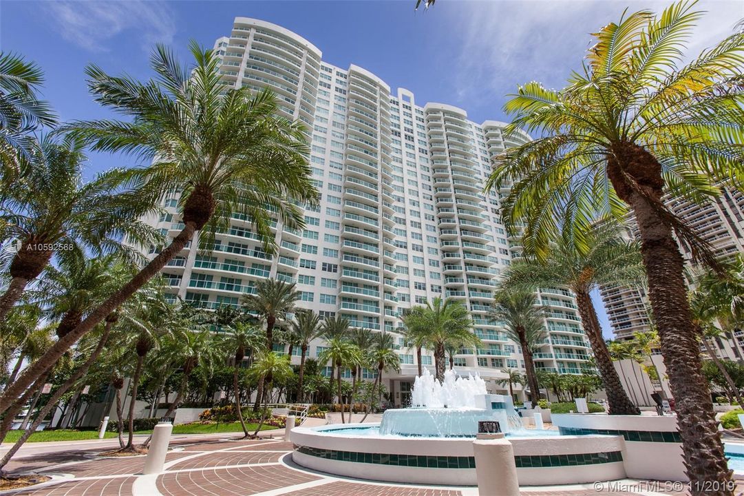 Recently Sold: $1,499,000 (2 beds, 3 baths, 2980 Square Feet)
