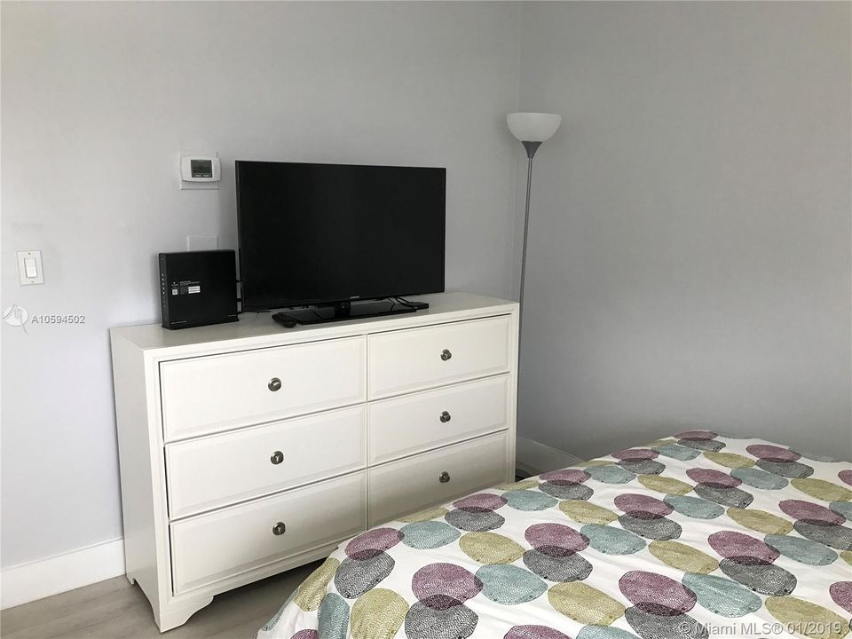 For Rent: $4,300 (2 beds, 2 baths, 1176 Square Feet)