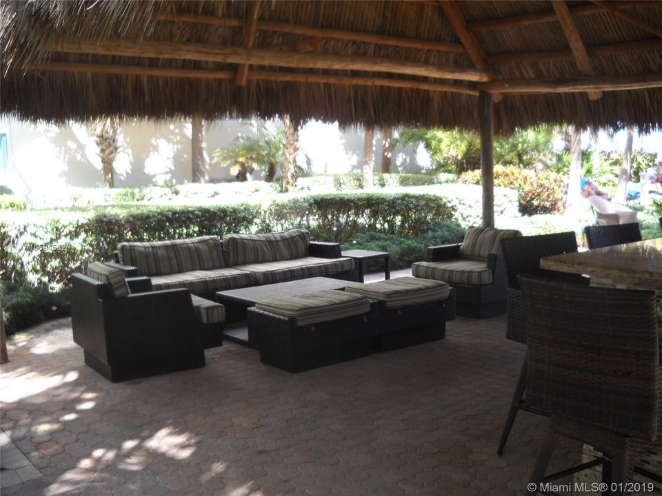 For Rent: $4,300 (2 beds, 2 baths, 1176 Square Feet)