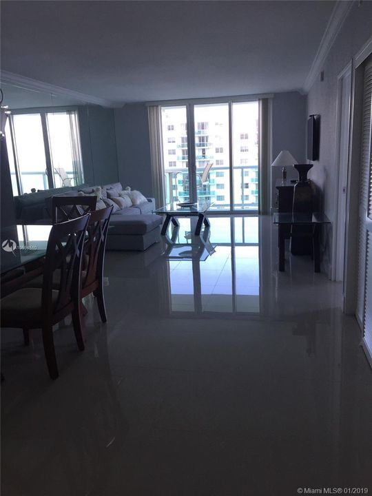 For Rent: $4,500 (2 beds, 2 baths, 1355 Square Feet)