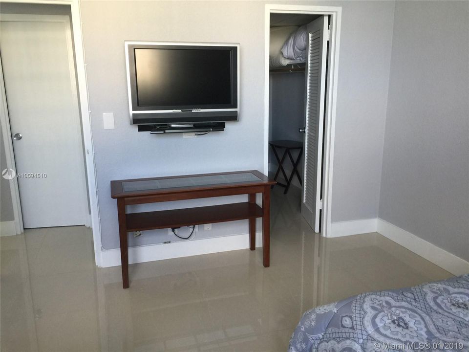 For Rent: $4,500 (2 beds, 2 baths, 1355 Square Feet)