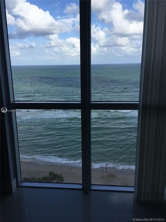 For Rent: $4,500 (2 beds, 2 baths, 1355 Square Feet)