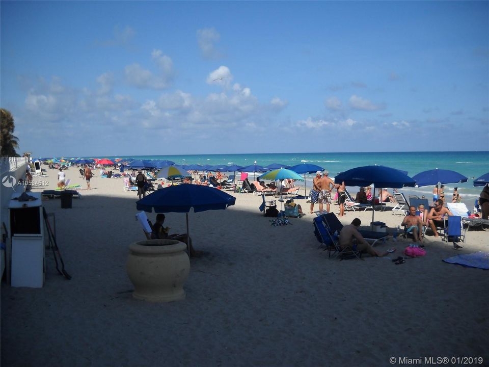 For Rent: $3,500 (1 beds, 1 baths, 874 Square Feet)