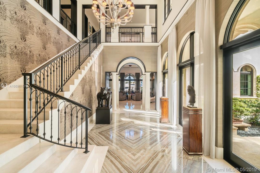 Недавно продано: $21,990,000 (7 спален, 8 ванн, 12862 Квадратных фут)