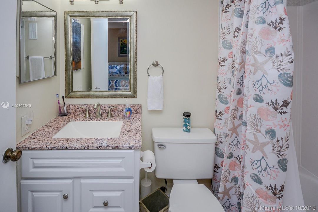Recently Sold: $199,500 (1 beds, 1 baths, 935 Square Feet)