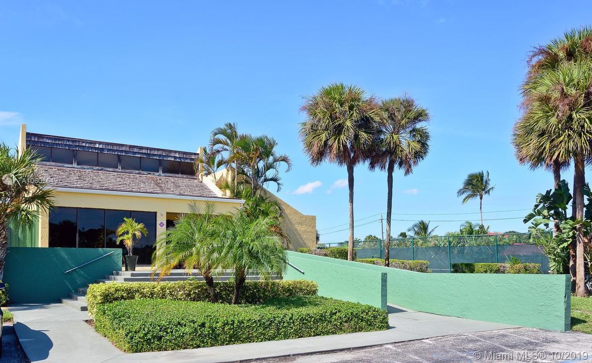 Recently Sold: $199,500 (1 beds, 1 baths, 935 Square Feet)