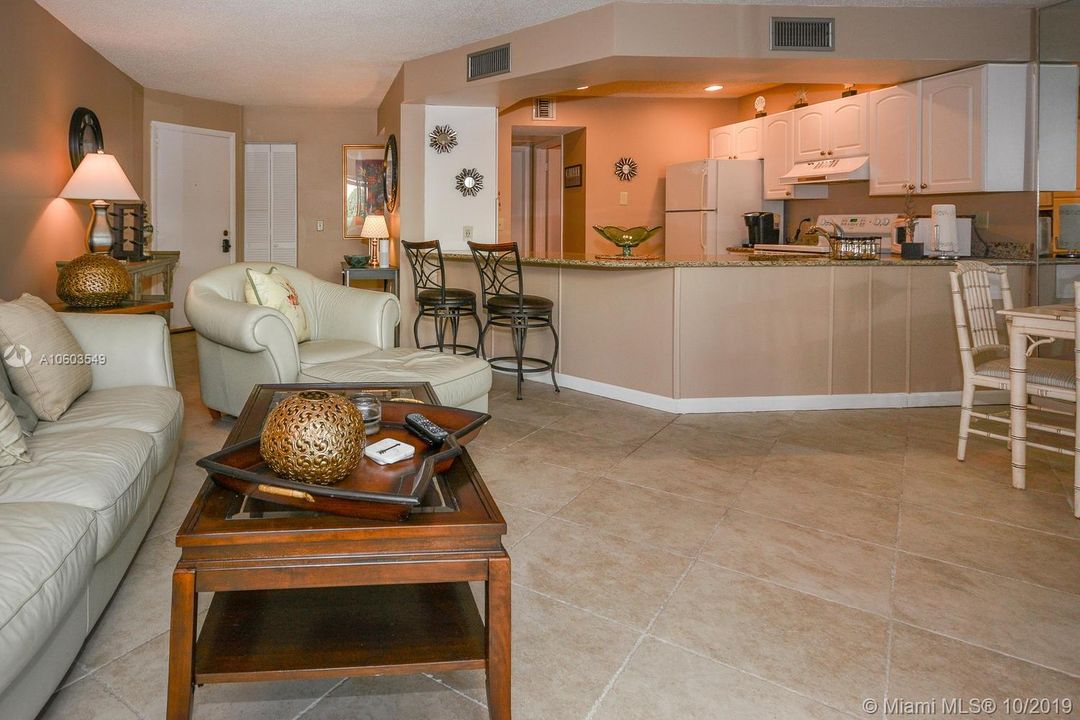 Recently Sold: $199,500 (1 beds, 1 baths, 935 Square Feet)