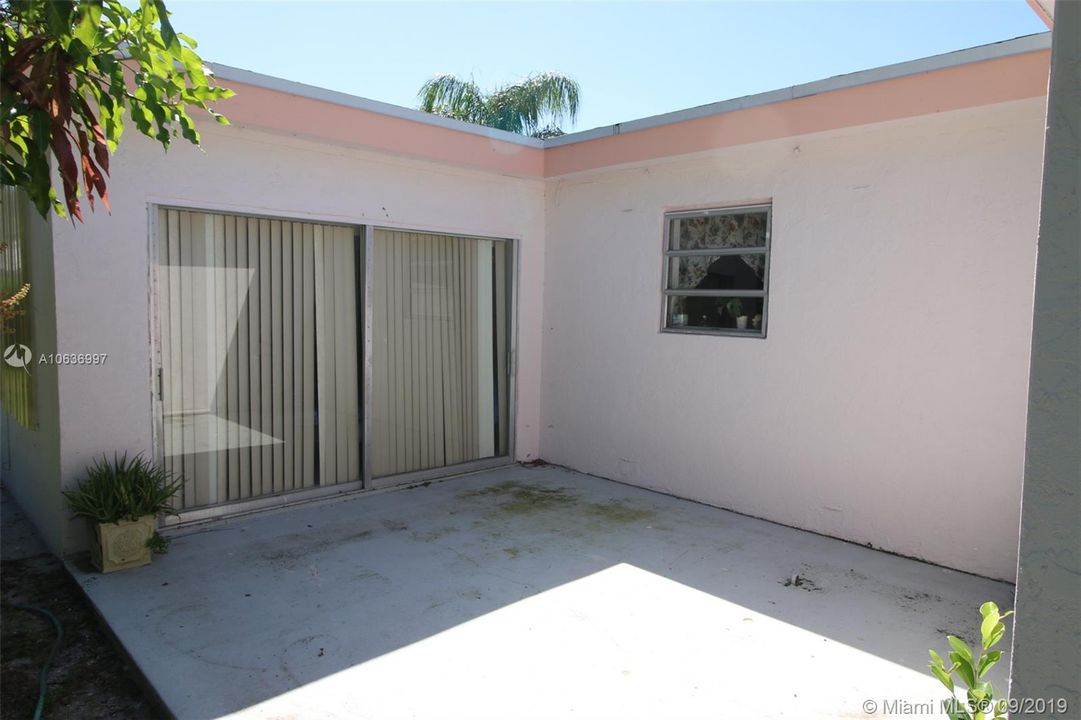 OPPORTUNITY FOR COVERED TERRACE