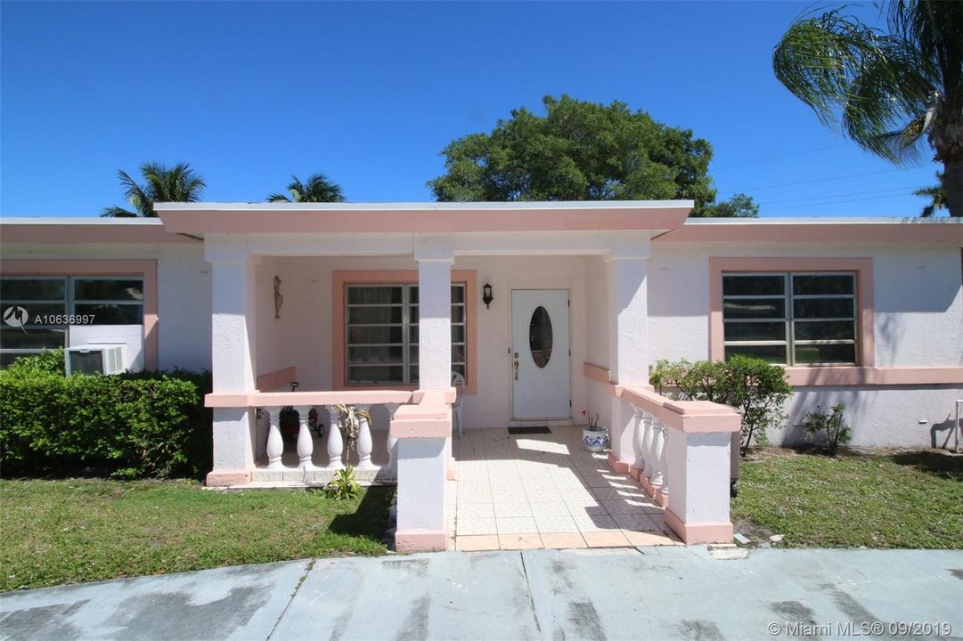 Recently Sold: $349,700 (3 beds, 3 baths, 1913 Square Feet)