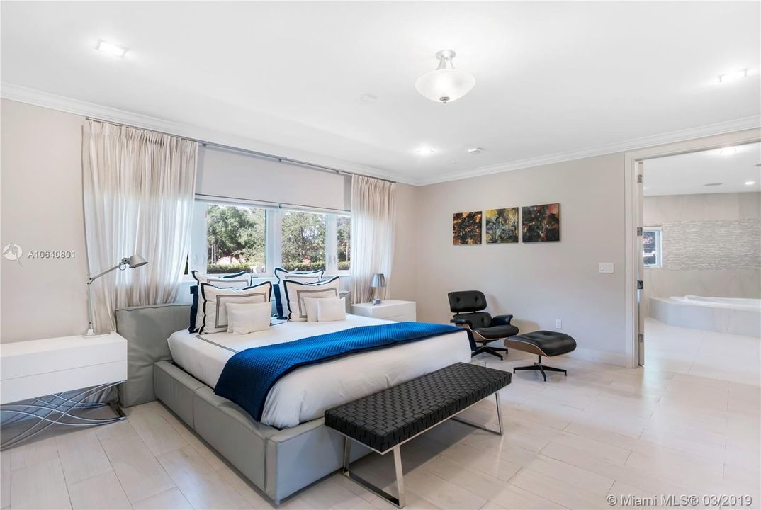 Recently Rented: $18,000 (6 beds, 6 baths, 8078 Square Feet)