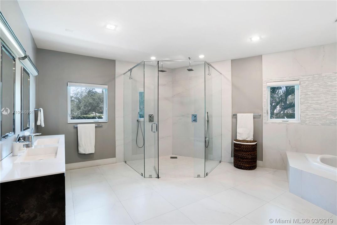 Recently Rented: $18,000 (6 beds, 6 baths, 8078 Square Feet)