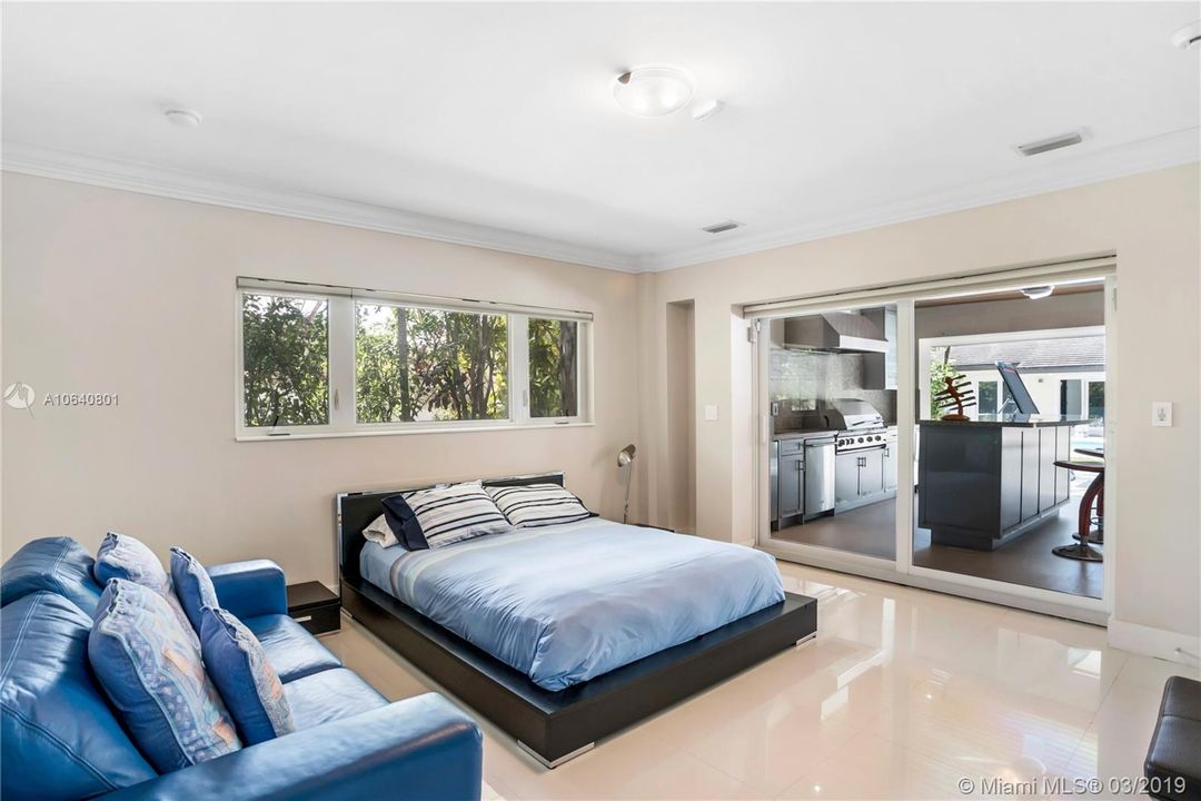 Recently Rented: $18,000 (6 beds, 6 baths, 8078 Square Feet)