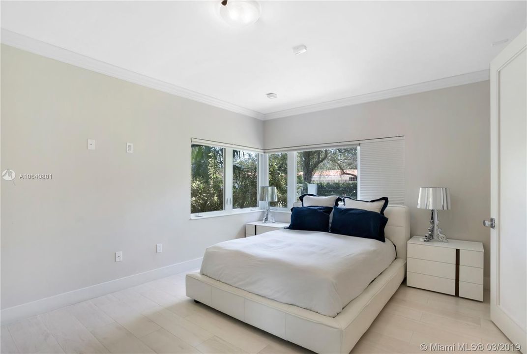 Recently Rented: $18,000 (6 beds, 6 baths, 8078 Square Feet)