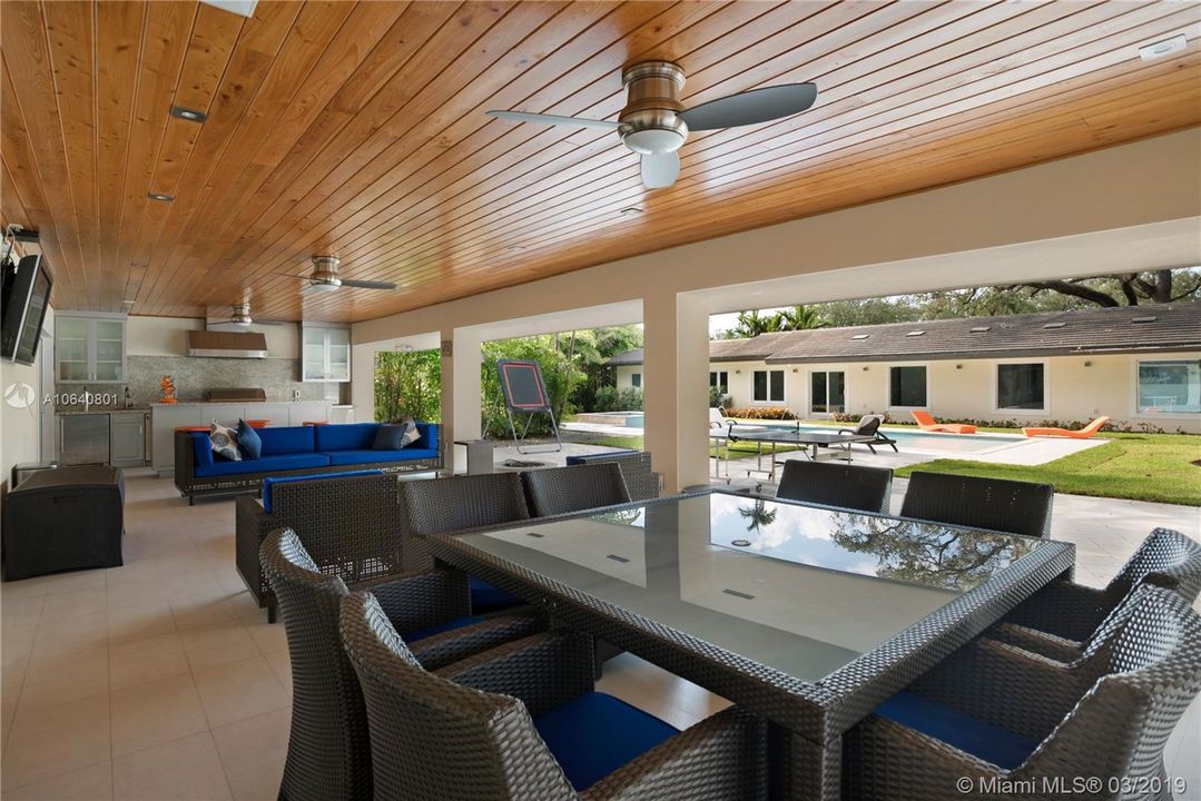 Recently Rented: $18,000 (6 beds, 6 baths, 8078 Square Feet)