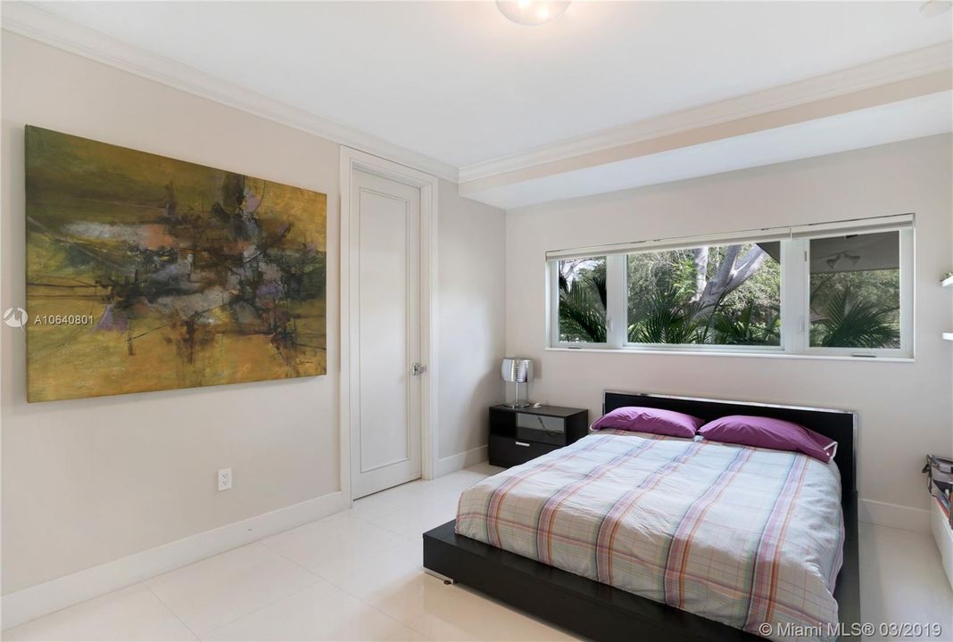 Recently Rented: $18,000 (6 beds, 6 baths, 8078 Square Feet)