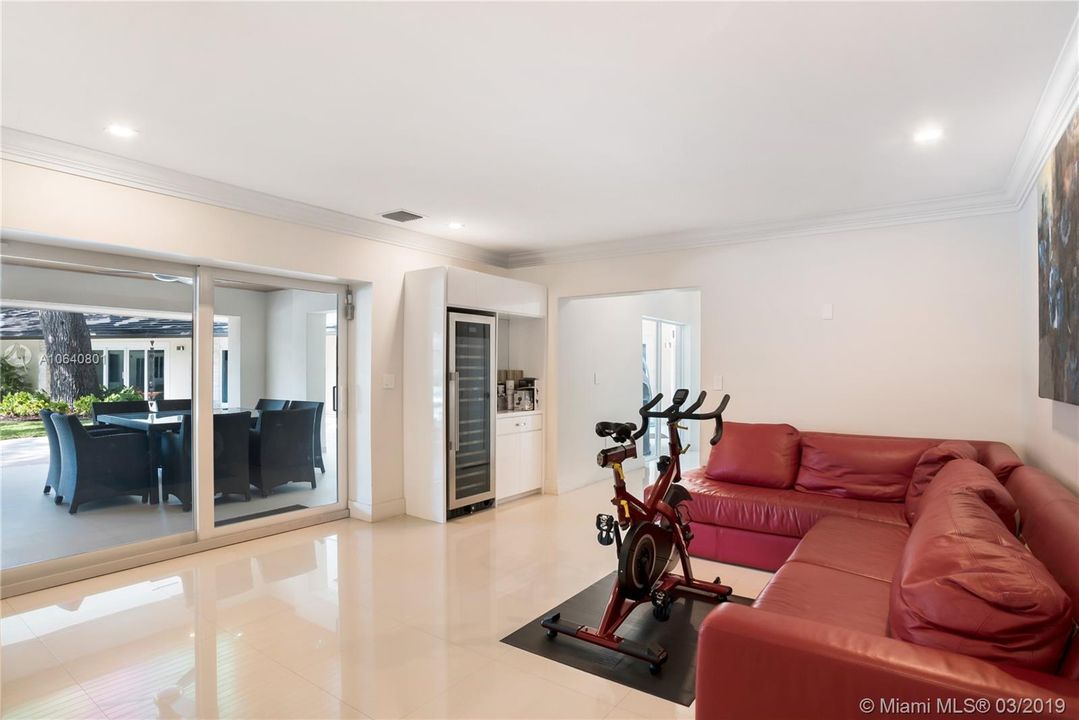 Recently Rented: $18,000 (6 beds, 6 baths, 8078 Square Feet)