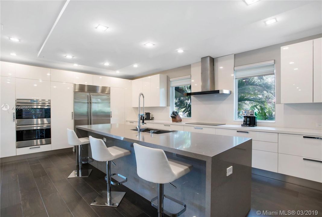 Recently Rented: $18,000 (6 beds, 6 baths, 8078 Square Feet)
