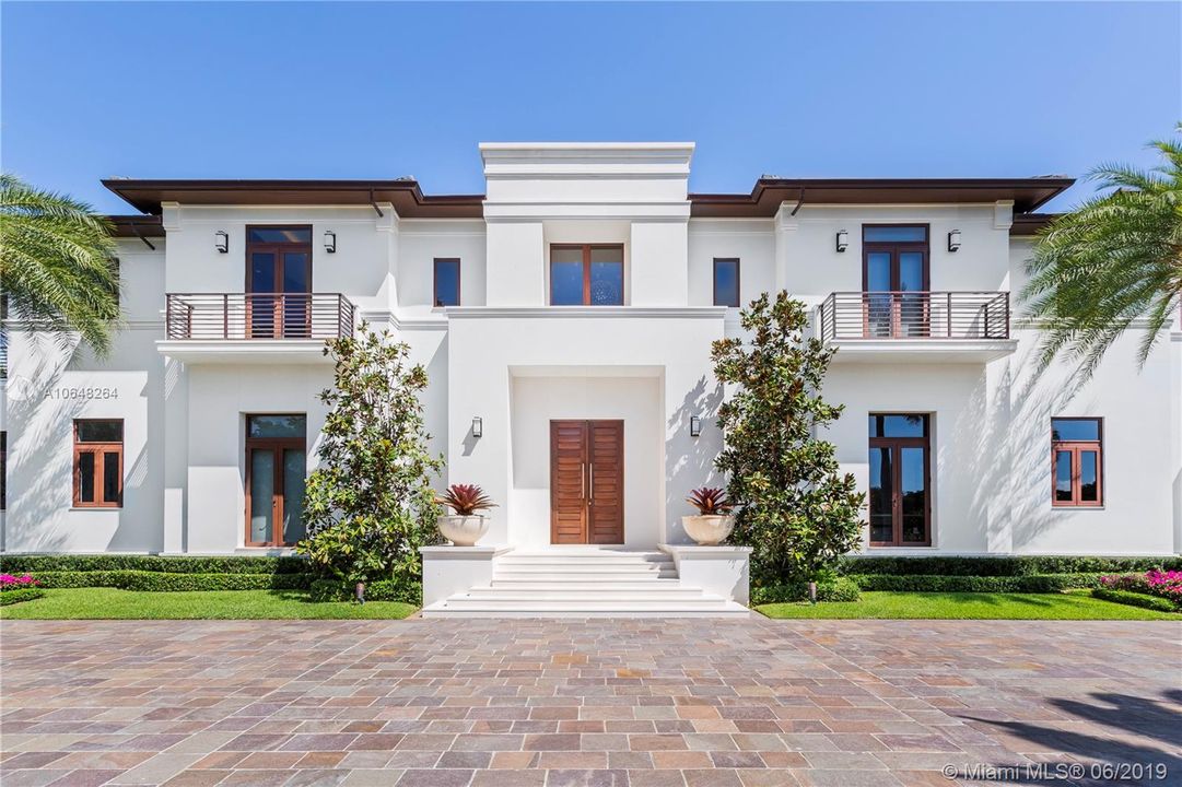Недавно продано: $22,500,000 (8 спален, 9 ванн, 10792 Квадратных фут)