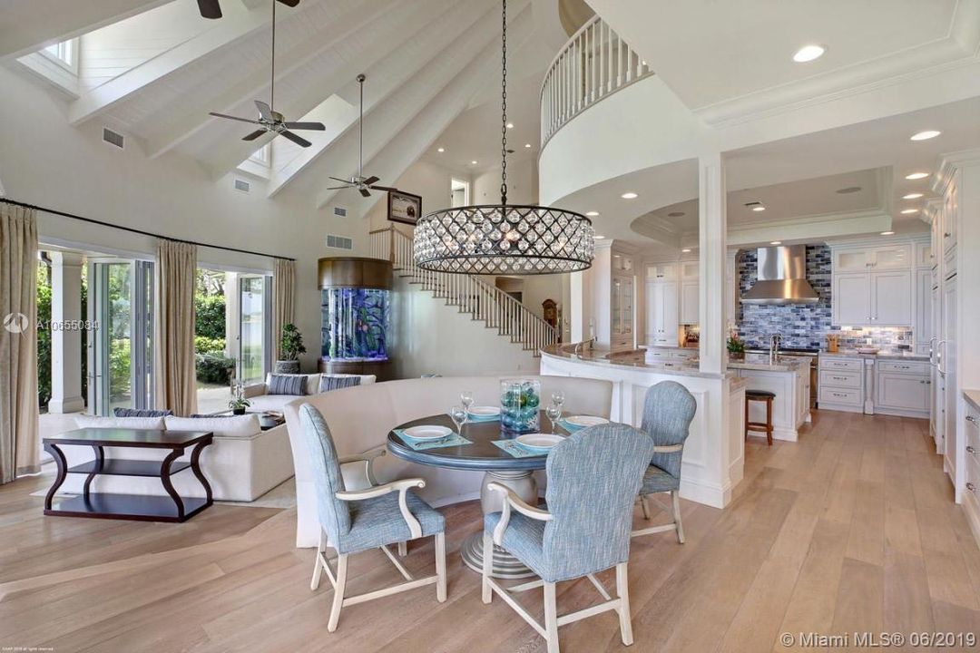 Breakfast Nook & Kitchen