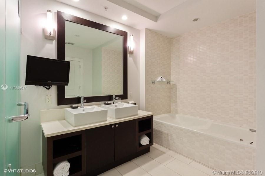 Recently Sold: $110,000 (1 beds, 1 baths, 705 Square Feet)