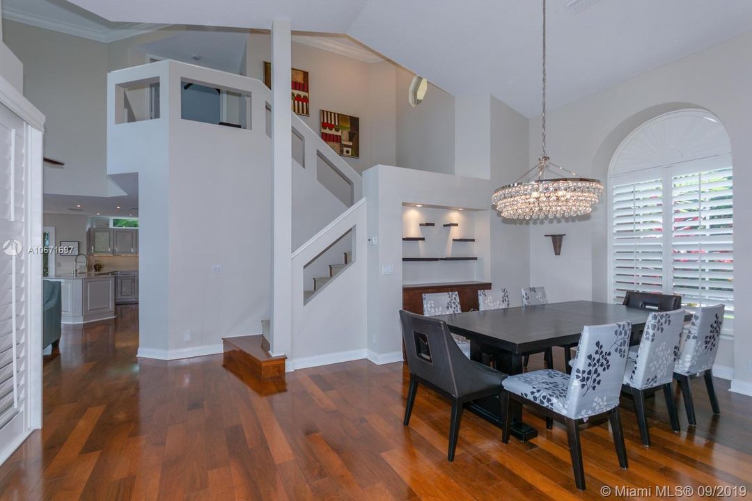 Recently Sold: $1,775,000 (3 beds, 2 baths, 2318 Square Feet)