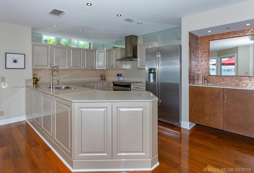 Recently Sold: $1,775,000 (3 beds, 2 baths, 2318 Square Feet)