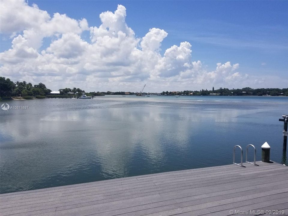 Recently Sold: $1,775,000 (3 beds, 2 baths, 2318 Square Feet)