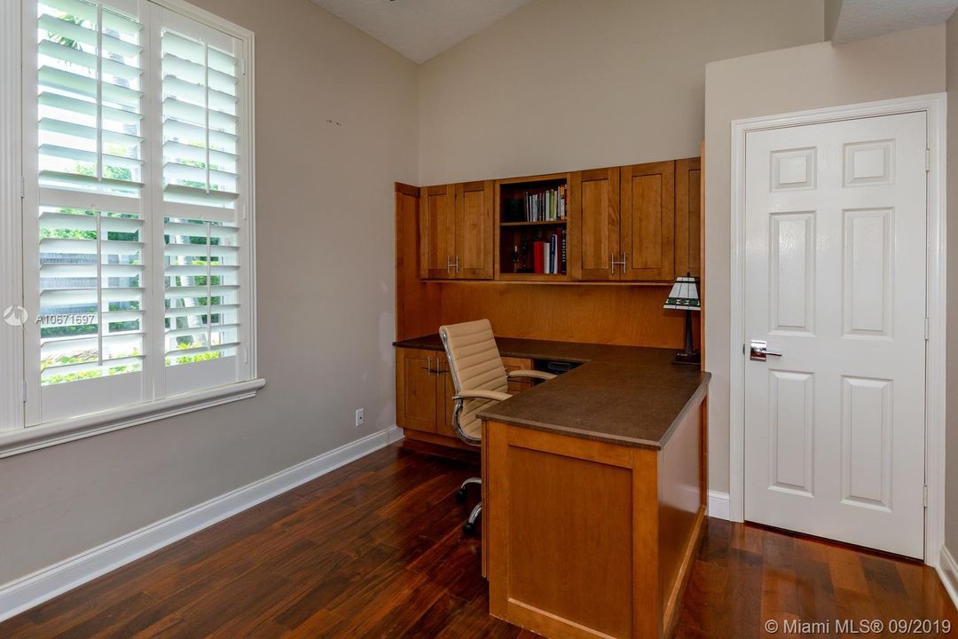 Recently Sold: $1,775,000 (3 beds, 2 baths, 2318 Square Feet)