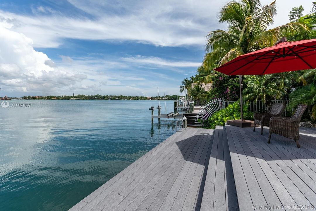 Recently Sold: $1,775,000 (3 beds, 2 baths, 2318 Square Feet)