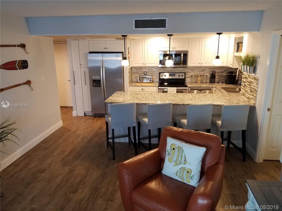 Vendido Recientemente: $245,000 (2 camas, 2 baños, 1160 Pies cuadrados)