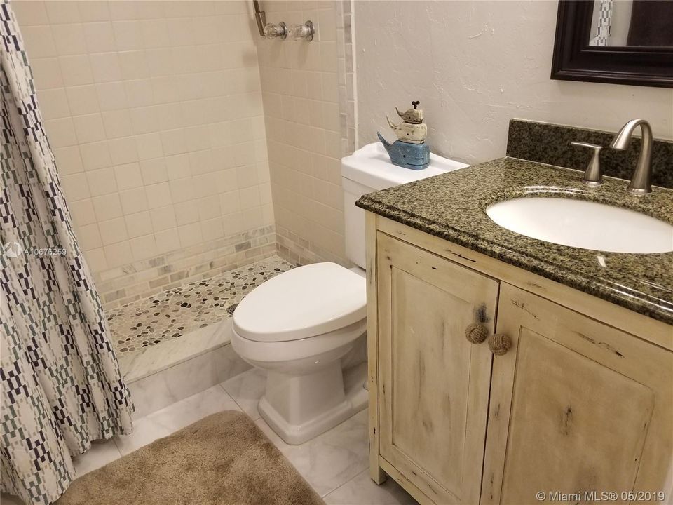 Vendido Recientemente: $245,000 (2 camas, 2 baños, 1160 Pies cuadrados)