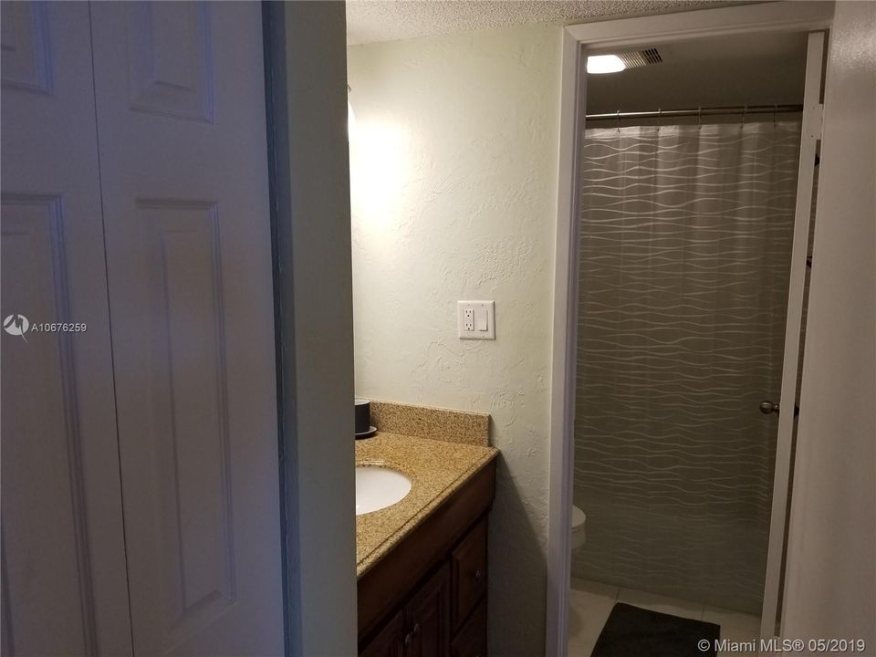 Vendido Recientemente: $245,000 (2 camas, 2 baños, 1160 Pies cuadrados)