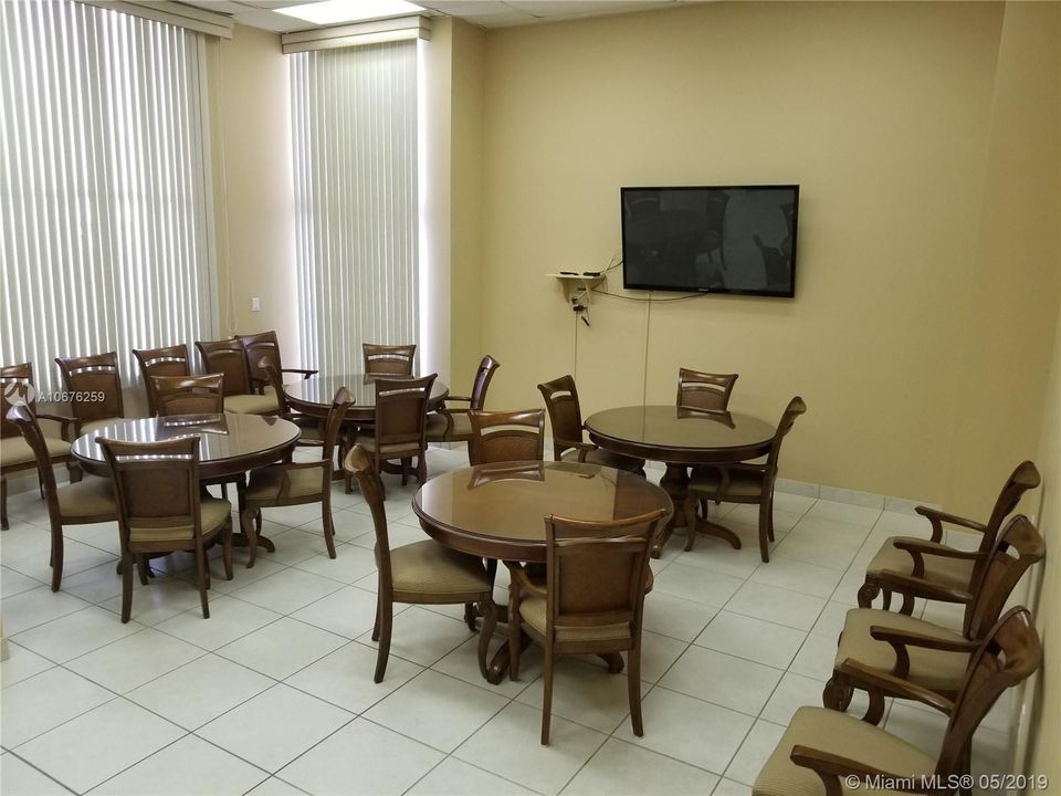 Vendido Recientemente: $245,000 (2 camas, 2 baños, 1160 Pies cuadrados)
